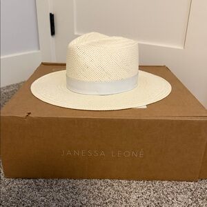 WORN ONCE JANESSA LEONE ZOE HAT